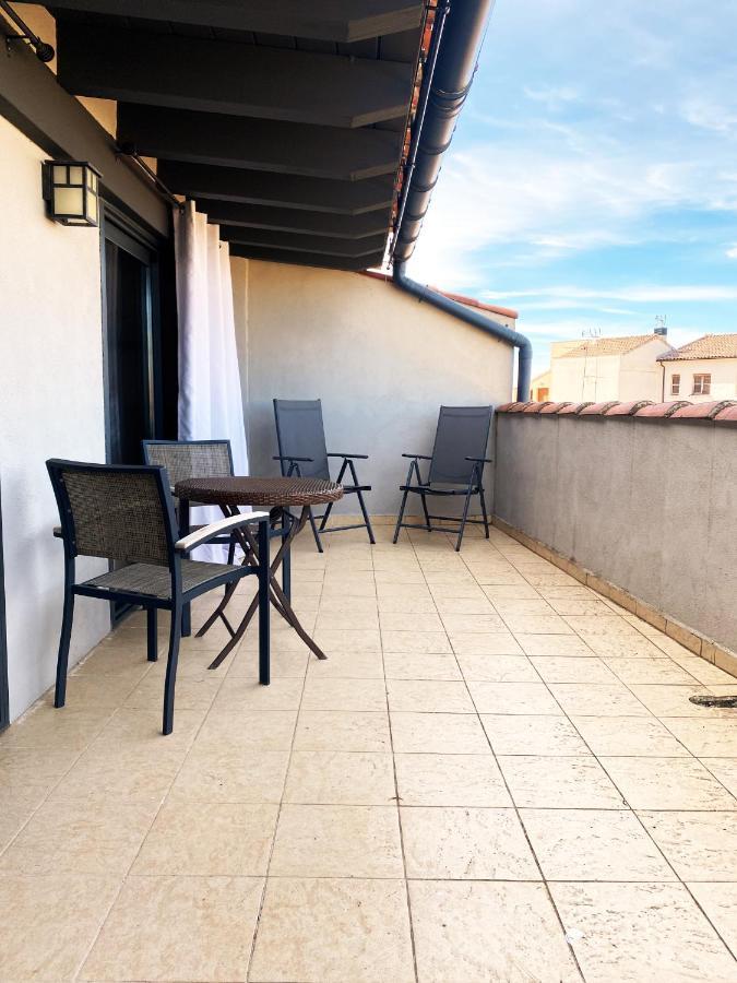 Apartamentos Lorione Olite Luaran gambar