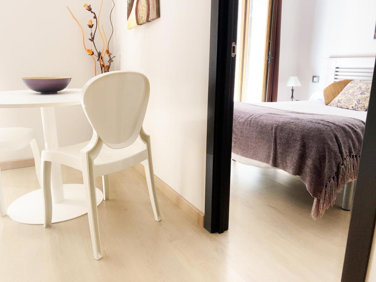 Apartamentos Lorione Olite Luaran gambar